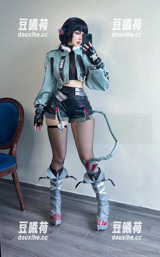 Choi Ji Yun的妙手回春，私房图片中露西的表情好像在说“别看我！”